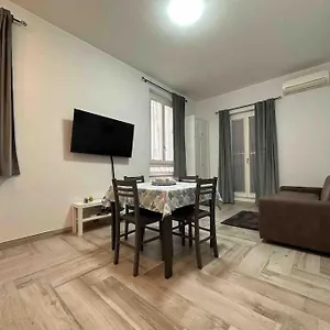 Family Flat Near Metro A Appartement